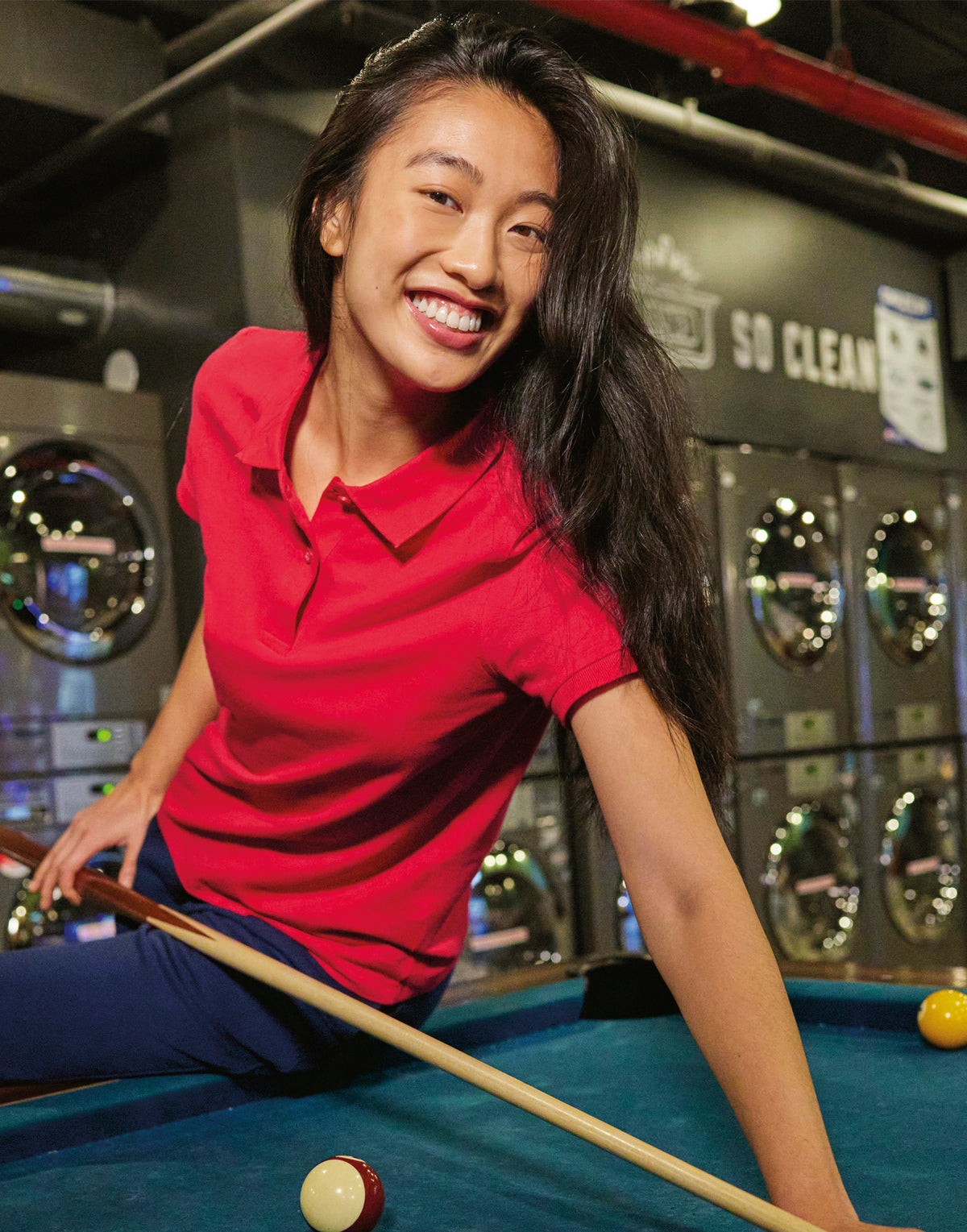 Women's eco polo shirt 65/35 worn by a model